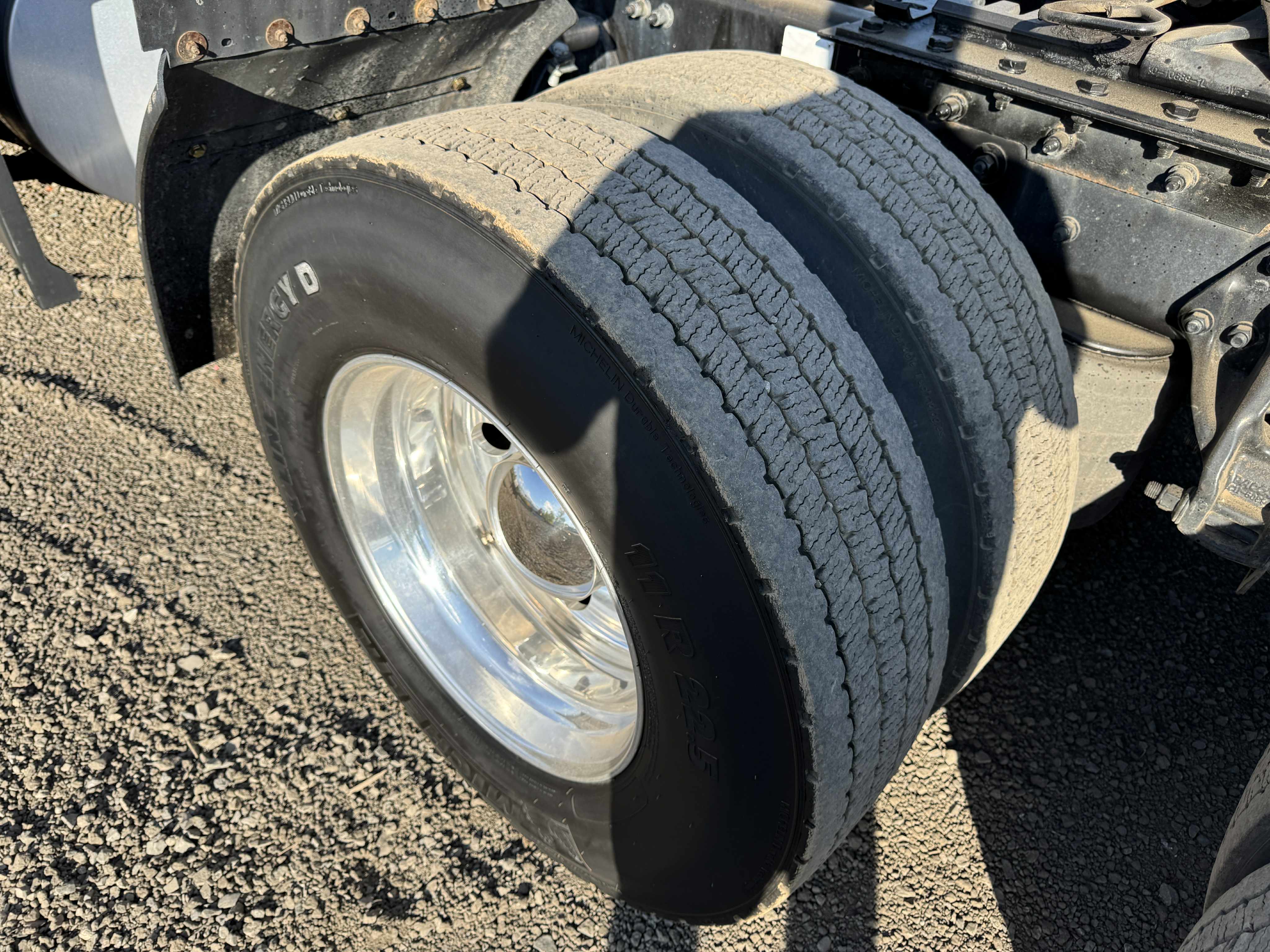 2022 Kenworth T680 11