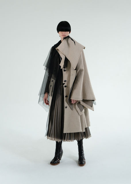 LÙCHEN_SS22_LOOK_09 LAYERED CANVAS COAT AND PLEATED SIDE SKIRT