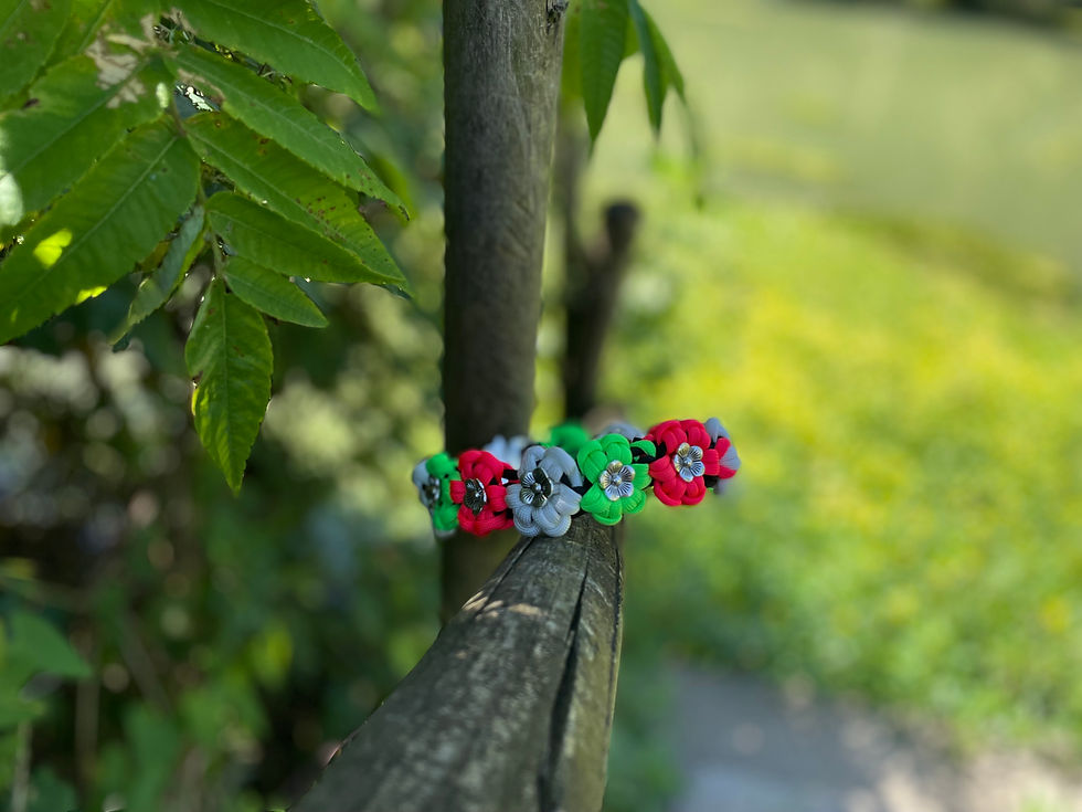 Miniature : Collier en paracorde  flower power rose, vert et blanc