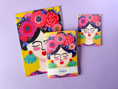 Pack papeterie Frida Hello couleur : carnet illustré Frida Kahlo, carte et mini carnet aux couleurs vives, papeterie fabriquée en France, idée cadeau petit budget.