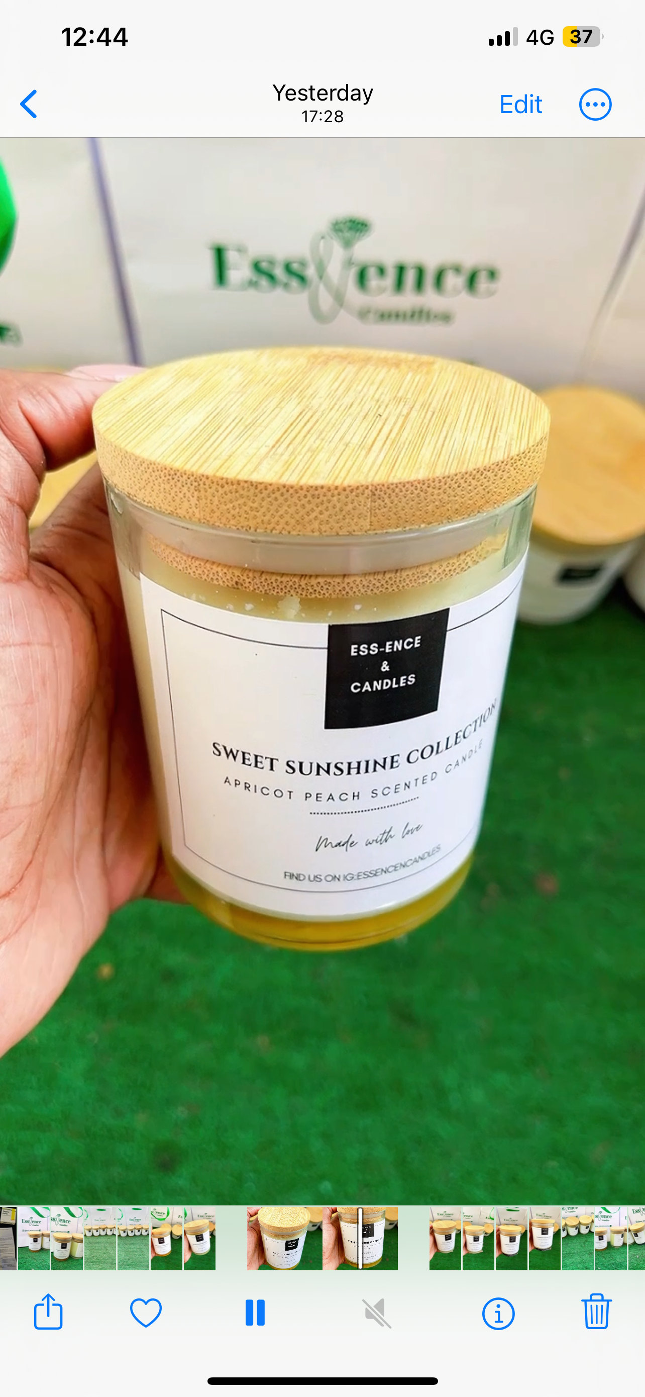 Clear jar candles with bamboo lids 
