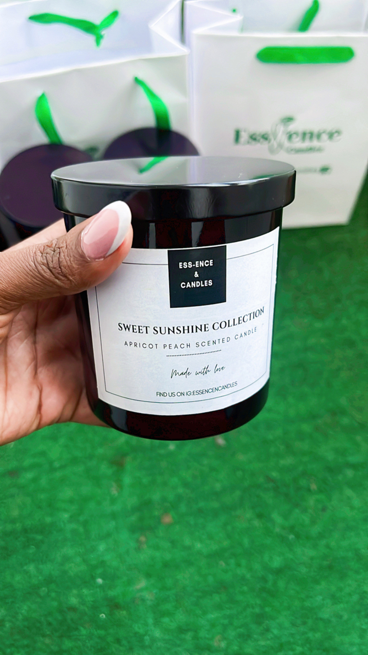 Glossy black jar candles