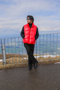 Solo photoshoot for travelers in Switzerland