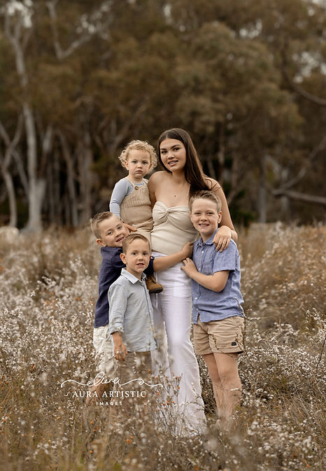 FAMILY SESSION IN THE FLORALS | Bathurst Photographer | Bathurst Family Photographer | Family Photographer | Aura Artistic Images