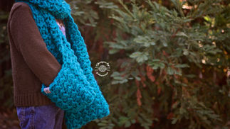 Crochet Chunky Scarf with Pockets | Free Pattern