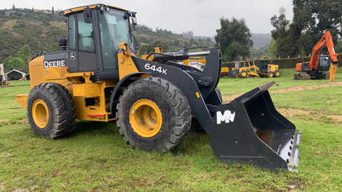 #AttachmentsExperts Sales Department I Mazio Attachments LLC headquarters: +1 561 766 0899 w: www.mazio.us e:sales@mazio.us a: Port St Lucie, FL 34952, USA Ventas I Mazio Colombia SAS Teléfonos: 318 458 9736 w: www.mazio.co e: colombia@mazio.it a: Carrera 20 #18-28 LC 17, Retiro, Antioquia. WhatsApp 3184589736 #frontloadercoalbucket #coalbucket #baldecarbonero #baldeparacarbon #baldecargadorcarbon #baldecargadorfrontalcarbon #heavyequipment #maquinariapesada #maquinariamarilla #wheelloader #frontloader #cargadorfrontal #wheelloaderbucket #mining #quarry #miningbucket #loaderbucket #bucketloader Skid steer attachments Asphalt mini Paver Pick Up Broom Grinder Screening Concrete Grader Backhoe Snowblower rock breaker hydraulic backhoe pallet forks mulcher head auger steel tracks angled broom Dozer Grader Cold Planer cement mixer bucket excavator hydraulic rock breaker Hydraulic Hammer excavator VibroRipper Vibro Ripper Vibro-hammer excavator hardox bucket front loader hardox bucket long reach boom excavator front loader hydraulic quick coupler hitch piping forks Multifunctional Grabber Clamshell Bucket Rock Grapple Orange Peel Excavator Grapple Grabber Excavator Magnet. Somos Fabricantes de Martillos Hidraulicos, Barredoras, Baldes, Cucharones, Acoples, Horquillas Portapallet, Rápidos, Grapa Forestal, Demoledor, Cribadora, Trituradora, Rodillo Compactador, Brazo Excavador, Fresadora Asfalto, Pavimentadora, Cizalla, Pulpo para Chatarra, Demolicion, Excavación, Excavadora, Magneto, Garras, Brazos Largos, Desbrozador Forestal, Hoyador, Mezclador de Concreto, Niveladora, Vibromartillo, Vibroripper, Pulverizador, Baldes, Desmalezador, Horquillas Porta pallet y mas.