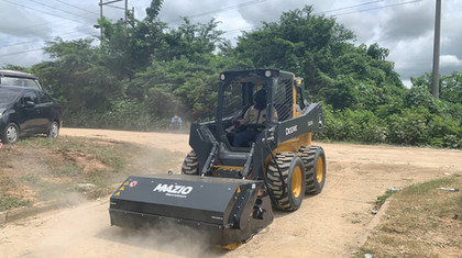 #AttachmentsExperts Sales Department I Mazio Attachments LLC headquarters: +1 561 766 0899 w: www.mazio.us e:sales@mazio.us a: Port St Lucie, FL 34952, USA Ventas I Mazio Colombia SAS Teléfonos: 318 458 9736 w: www.mazio.co e: colombia@mazio.it a: Carrera 20 #18-28 LC 17, Retiro, Antioquia. WhatsApp 3184589736 #pickupbroom #pickupsweeper #sslbroom #skidsteerbroom #ctlbroom #barredorabobcat #barredoraminicargador #barredoraretropala #barredoras #barredorarecolectora #bobcatbroom #catbroom Skid steer attachments Asphalt mini Paver Pick Up Broom Grinder Screening Concrete Grader Backhoe Snowblower rock breaker hydraulic backhoe pallet forks mulcher head auger steel tracks angled broom Dozer Grader Cold Planer cement mixer bucket excavator hydraulic rock breaker Hydraulic Hammer excavator VibroRipper Vibro Ripper Vibro-hammer excavator hardox bucket front loader hardox bucket long reach boom excavator front loader hydraulic quick coupler hitch piping forks Multifunctional Grabber Clamshell Bucket Rock Grapple Orange Peel Excavator Grapple Grabber Excavator Magnet. Somos Fabricantes de Martillos Hidraulicos, Barredoras, Baldes, Cucharones, Acoples, Horquillas Portapallet, Rápidos, Grapa Forestal, Demoledor, Cribadora, Trituradora, Rodillo Compactador, Brazo Excavador, Fresadora Asfalto, Pavimentadora, Cizalla, Pulpo para Chatarra, Demolicion, Excavación, Excavadora, Magneto, Garras, Brazos Largos, Desbrozador Forestal, Hoyador, Mezclador de Concreto, Niveladora, Vibromartillo, Vibroripper, Pulverizador, Baldes, Desmalezador, Horquillas Porta pallet y mas.