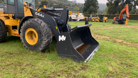 #AttachmentsExperts Sales Department I Mazio Attachments LLC headquarters: +1 561 766 0899 w: www.mazio.us e:sales@mazio.us a: Port St Lucie, FL 34952, USA Ventas I Mazio Colombia SAS Teléfonos: 318 458 9736 w: www.mazio.co e: colombia@mazio.it a: Carrera 20 #18-28 LC 17, Retiro, Antioquia. WhatsApp 3184589736 #frontloadercoalbucket #coalbucket #baldecarbonero #baldeparacarbon #baldecargadorcarbon #baldecargadorfrontalcarbon #heavyequipment #maquinariapesada #maquinariamarilla #wheelloader #frontloader #cargadorfrontal #wheelloaderbucket #mining #quarry #miningbucket #loaderbucket #bucketloader Skid steer attachments Asphalt mini Paver Pick Up Broom Grinder Screening Concrete Grader Backhoe Snowblower rock breaker hydraulic backhoe pallet forks mulcher head auger steel tracks angled broom Dozer Grader Cold Planer cement mixer bucket excavator hydraulic rock breaker Hydraulic Hammer excavator VibroRipper Vibro Ripper Vibro-hammer excavator hardox bucket front loader hardox bucket long reach boom excavator front loader hydraulic quick coupler hitch piping forks Multifunctional Grabber Clamshell Bucket Rock Grapple Orange Peel Excavator Grapple Grabber Excavator Magnet. Somos Fabricantes de Martillos Hidraulicos, Barredoras, Baldes, Cucharones, Acoples, Horquillas Portapallet, Rápidos, Grapa Forestal, Demoledor, Cribadora, Trituradora, Rodillo Compactador, Brazo Excavador, Fresadora Asfalto, Pavimentadora, Cizalla, Pulpo para Chatarra, Demolicion, Excavación, Excavadora, Magneto, Garras, Brazos Largos, Desbrozador Forestal, Hoyador, Mezclador de Concreto, Niveladora, Vibromartillo, Vibroripper, Pulverizador, Baldes, Desmalezador, Horquillas Porta pallet y mas.