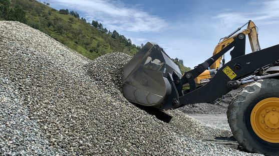 #AttachmentsExperts Sales Department I Mazio Attachments LLC headquarters: +1 561 766 0899 w: www.mazio.us e:sales@mazio.us a: Port St Lucie, FL 34952, USA Ventas I Mazio Colombia SAS Teléfonos: 318 458 9736 w: www.mazio.co e: colombia@mazio.it a: Carrera 20 #18-28 LC 17, Retiro, Antioquia. WhatsApp 3184589736 #frontloadercoalbucket #coalbucket #baldecarbonero #baldeparacarbon #baldecargadorcarbon #baldecargadorfrontalcarbon #heavyequipment #maquinariapesada #maquinariamarilla #wheelloader #frontloader #cargadorfrontal #wheelloaderbucket #mining #quarry #miningbucket #loaderbucket #bucketloader Skid steer attachments Asphalt mini Paver Pick Up Broom Grinder Screening Concrete Grader Backhoe Snowblower rock breaker hydraulic backhoe pallet forks mulcher head auger steel tracks angled broom Dozer Grader Cold Planer cement mixer bucket excavator hydraulic rock breaker Hydraulic Hammer excavator VibroRipper Vibro Ripper Vibro-hammer excavator hardox bucket front loader hardox bucket long reach boom excavator front loader hydraulic quick coupler hitch piping forks Multifunctional Grabber Clamshell Bucket Rock Grapple Orange Peel Excavator Grapple Grabber Excavator Magnet. Somos Fabricantes de Martillos Hidraulicos, Barredoras, Baldes, Cucharones, Acoples, Horquillas Portapallet, Rápidos, Grapa Forestal, Demoledor, Cribadora, Trituradora, Rodillo Compactador, Brazo Excavador, Fresadora Asfalto, Pavimentadora, Cizalla, Pulpo para Chatarra, Demolicion, Excavación, Excavadora, Magneto, Garras, Brazos Largos, Desbrozador Forestal, Hoyador, Mezclador de Concreto, Niveladora, Vibromartillo, Vibroripper, Pulverizador, Baldes, Desmalezador, Horquillas Porta pallet y mas.