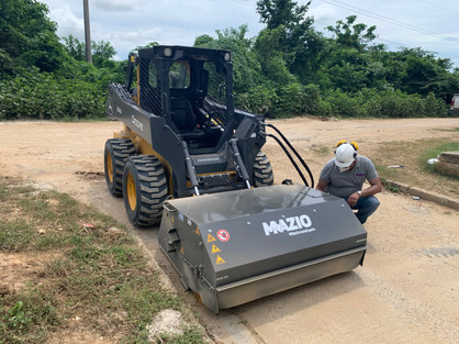 #AttachmentsExperts Sales Department I Mazio Attachments LLC headquarters: +1 561 766 0899 w: www.mazio.us e:sales@mazio.us a: Port St Lucie, FL 34952, USA Ventas I Mazio Colombia SAS Teléfonos: 318 458 9736 w: www.mazio.co e: colombia@mazio.it a: Carrera 20 #18-28 LC 17, Retiro, Antioquia. WhatsApp 3184589736 #pickupbroom #pickupsweeper #sslbroom #skidsteerbroom #ctlbroom #barredorabobcat #barredoraminicargador #barredoraretropala #barredoras #barredorarecolectora #bobcatbroom #catbroom Skid steer attachments Asphalt mini Paver Pick Up Broom Grinder Screening Concrete Grader Backhoe Snowblower rock breaker hydraulic backhoe pallet forks mulcher head auger steel tracks angled broom Dozer Grader Cold Planer cement mixer bucket excavator hydraulic rock breaker Hydraulic Hammer excavator VibroRipper Vibro Ripper Vibro-hammer excavator hardox bucket front loader hardox bucket long reach boom excavator front loader hydraulic quick coupler hitch piping forks Multifunctional Grabber Clamshell Bucket Rock Grapple Orange Peel Excavator Grapple Grabber Excavator Magnet. Somos Fabricantes de Martillos Hidraulicos, Barredoras, Baldes, Cucharones, Acoples, Horquillas Portapallet, Rápidos, Grapa Forestal, Demoledor, Cribadora, Trituradora, Rodillo Compactador, Brazo Excavador, Fresadora Asfalto, Pavimentadora, Cizalla, Pulpo para Chatarra, Demolicion, Excavación, Excavadora, Magneto, Garras, Brazos Largos, Desbrozador Forestal, Hoyador, Mezclador de Concreto, Niveladora, Vibromartillo, Vibroripper, Pulverizador, Baldes, Desmalezador, Horquillas Porta pallet y mas.