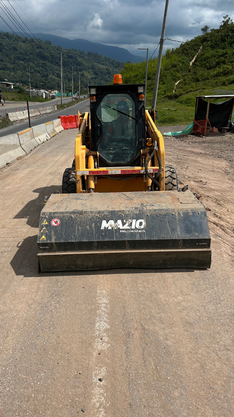 #AttachmentsExperts Sales Department I Mazio Attachments LLC headquarters: +1 561 766 0899 w: www.mazio.us e:sales@mazio.us a: Port St Lucie, FL 34952, USA Ventas I Mazio Colombia SAS Teléfonos: 318 458 9736 w: www.mazio.co e: colombia@mazio.it a: Carrera 20 #18-28 LC 17, Retiro, Antioquia. WhatsApp 3184589736 #pickupbroom #pickupsweeper #sslbroom #skidsteerbroom #ctlbroom #barredorabobcat #barredoraminicargador #barredoraretropala #barredoras #barredorarecolectora #bobcatbroom #catbroom Skid steer attachments Asphalt mini Paver Pick Up Broom Grinder Screening Concrete Grader Backhoe Snowblower rock breaker hydraulic backhoe pallet forks mulcher head auger steel tracks angled broom Dozer Grader Cold Planer cement mixer bucket excavator hydraulic rock breaker Hydraulic Hammer excavator VibroRipper Vibro Ripper Vibro-hammer excavator hardox bucket front loader hardox bucket long reach boom excavator front loader hydraulic quick coupler hitch piping forks Multifunctional Grabber Clamshell Bucket Rock Grapple Orange Peel Excavator Grapple Grabber Excavator Magnet. Somos Fabricantes de Martillos Hidraulicos, Barredoras, Baldes, Cucharones, Acoples, Horquillas Portapallet, Rápidos, Grapa Forestal, Demoledor, Cribadora, Trituradora, Rodillo Compactador, Brazo Excavador, Fresadora Asfalto, Pavimentadora, Cizalla, Pulpo para Chatarra, Demolicion, Excavación, Excavadora, Magneto, Garras, Brazos Largos, Desbrozador Forestal, Hoyador, Mezclador de Concreto, Niveladora, Vibromartillo, Vibroripper, Pulverizador, Baldes, Desmalezador, Horquillas Porta pallet y mas.