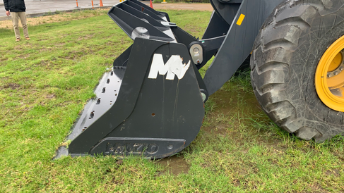 #AttachmentsExperts Sales Department I Mazio Attachments LLC headquarters: +1 561 766 0899 w: www.mazio.us e:sales@mazio.us a: Port St Lucie, FL 34952, USA Ventas I Mazio Colombia SAS Teléfonos: 318 458 9736 w: www.mazio.co e: colombia@mazio.it a: Carrera 20 #18-28 LC 17, Retiro, Antioquia. WhatsApp 3184589736 #frontloadercoalbucket #coalbucket #baldecarbonero #baldeparacarbon #baldecargadorcarbon #baldecargadorfrontalcarbon #heavyequipment #maquinariapesada #maquinariamarilla #wheelloader #frontloader #cargadorfrontal #wheelloaderbucket #mining #quarry #miningbucket #loaderbucket #bucketloader Skid steer attachments Asphalt mini Paver Pick Up Broom Grinder Screening Concrete Grader Backhoe Snowblower rock breaker hydraulic backhoe pallet forks mulcher head auger steel tracks angled broom Dozer Grader Cold Planer cement mixer bucket excavator hydraulic rock breaker Hydraulic Hammer excavator VibroRipper Vibro Ripper Vibro-hammer excavator hardox bucket front loader hardox bucket long reach boom excavator front loader hydraulic quick coupler hitch piping forks Multifunctional Grabber Clamshell Bucket Rock Grapple Orange Peel Excavator Grapple Grabber Excavator Magnet. Somos Fabricantes de Martillos Hidraulicos, Barredoras, Baldes, Cucharones, Acoples, Horquillas Portapallet, Rápidos, Grapa Forestal, Demoledor, Cribadora, Trituradora, Rodillo Compactador, Brazo Excavador, Fresadora Asfalto, Pavimentadora, Cizalla, Pulpo para Chatarra, Demolicion, Excavación, Excavadora, Magneto, Garras, Brazos Largos, Desbrozador Forestal, Hoyador, Mezclador de Concreto, Niveladora, Vibromartillo, Vibroripper, Pulverizador, Baldes, Desmalezador, Horquillas Porta pallet y mas.