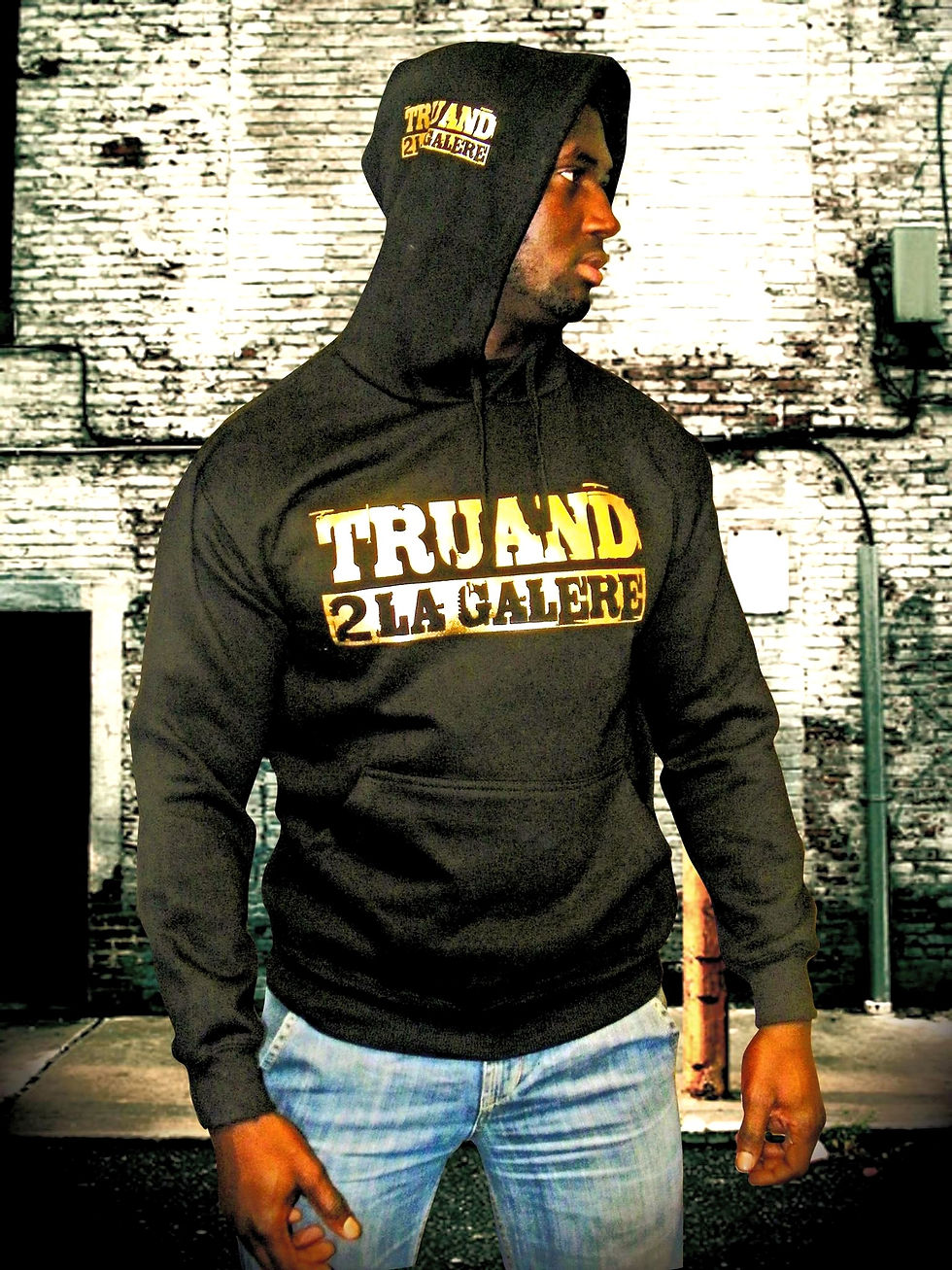 Miniature : PULL  NOIR CAPUCHE TRUAND 2 LA GALERE LOGO OR