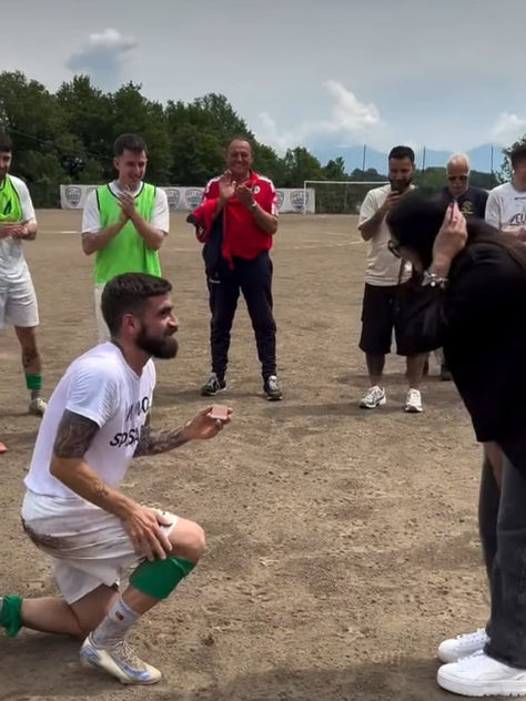 Migliore terza della 1° Categoria. Con proposta di matrimonio in campo