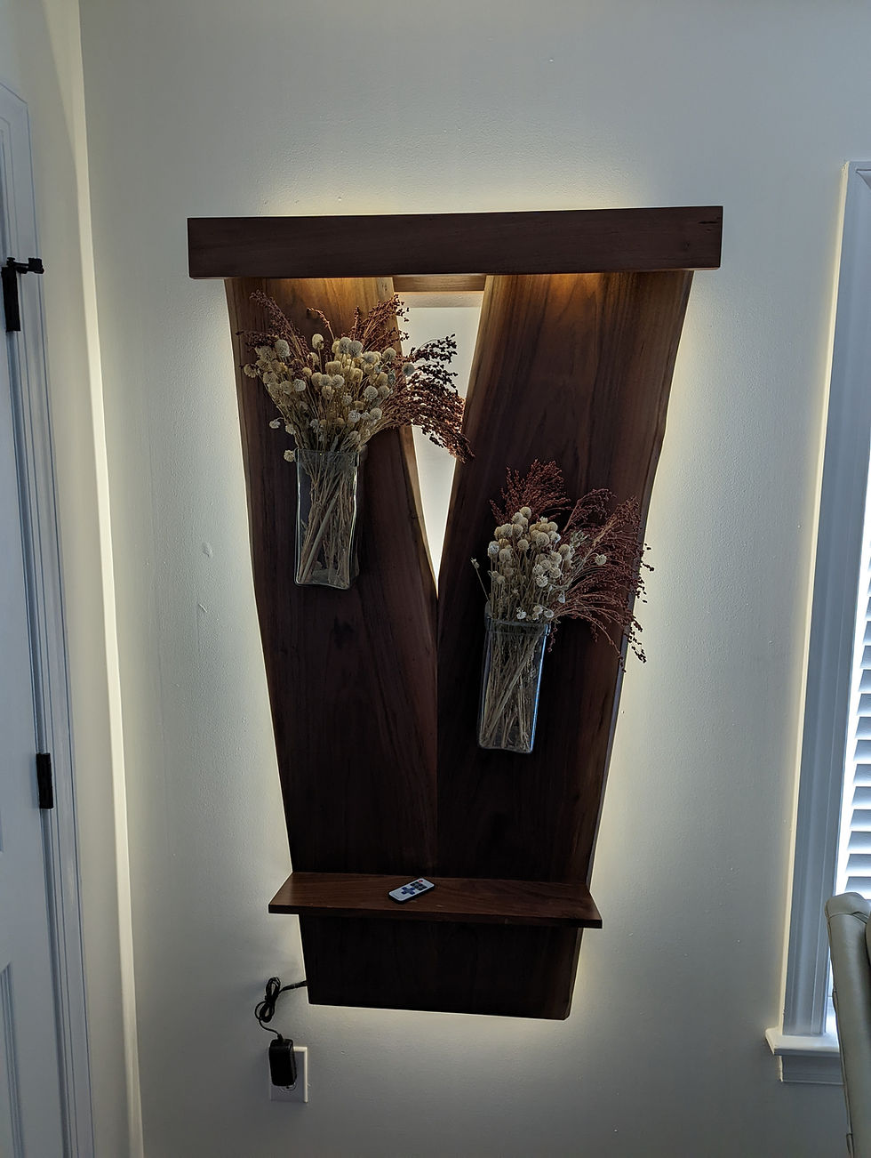 Thumbnail: Wall Mounted Lamp