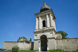 02-manfrumoasa_turn_poarta