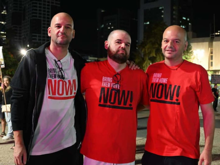 De voormalige gijzelaars Eitan en Iair Horn uit Gaza leefden in een tunnel vol explosieven, zegt hun zus