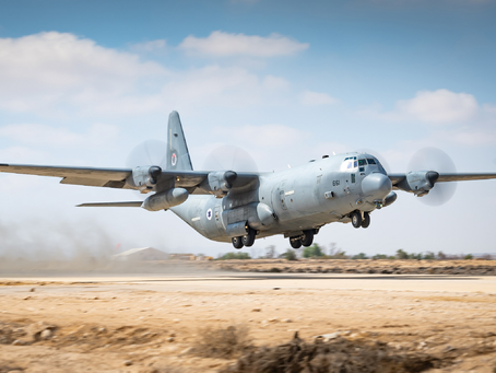 VIDEO: "Als 'man' die uit de lucht valt": hoe laat je uitrusting voor jagers vallen?