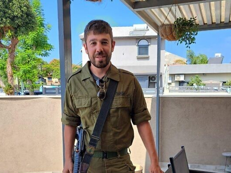 Sgt. Tomer Dolev, 34: IDF-reservist had een liefde voor reizen. Gedood bij een incident met eigen vuur nabij Netiv Ha'asara op 8 oktober 2023
