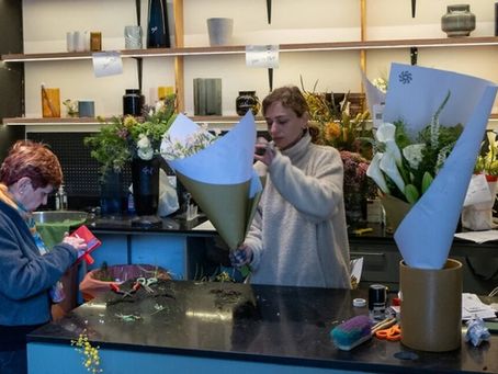 Israëliërs vierden Pesach in de schaduw van de oorlog met Iran, terwijl bedrijven vechten voor hun voortbestaan