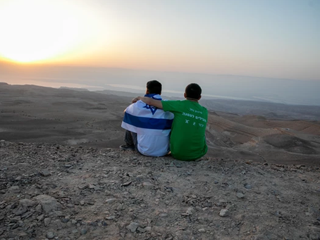 De nabestaanden keren terug naar de berg waar hun kinderen van droomden