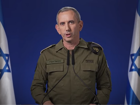 Persbriefing door IDF-woordvoerder, admiraal Daniel Hagari, met details over gevechten in Khan Yunis