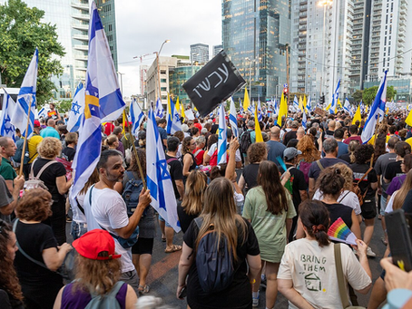 Maariv peiling: 62% van de Israëliërs zegt dat de Netanyahu regering het vertrouwen van het publiek heeft verloren en de meerderheid steunt de deal om de gijzelaars vrij te krijgen