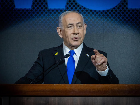 Bij de opening van de kabinetsvergadering haalde Netanyahu uit naar de demonstranten: 'Wie een einde wil maken aan de oorlog zonder nederlaag van Hamas, wil een nieuwe 7 oktober'
