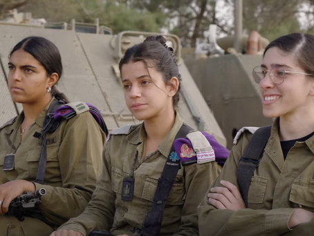 De vrouwelijke soldaten die Gaza van binnenuit hebben gezien, vertellen verhalen