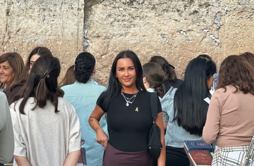 VIDEO: Waarom deze Joodse influencer Londen ontvlucht, 'Groot-Brittannië staat op de rand van de afgrond'