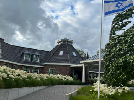 Groots onthaal voor Israëlische kankerpatiëntjes op Urk