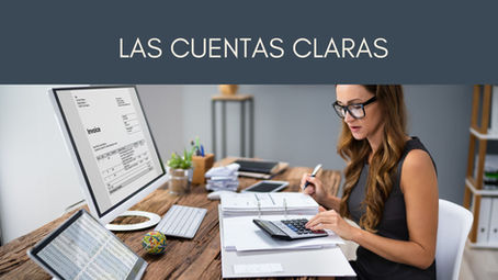 Mujer llevando las cuentas