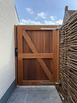 Tuinpoort afrormosia