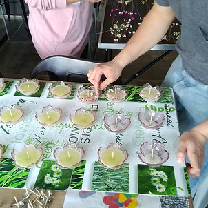 Installation des fleurs séchées