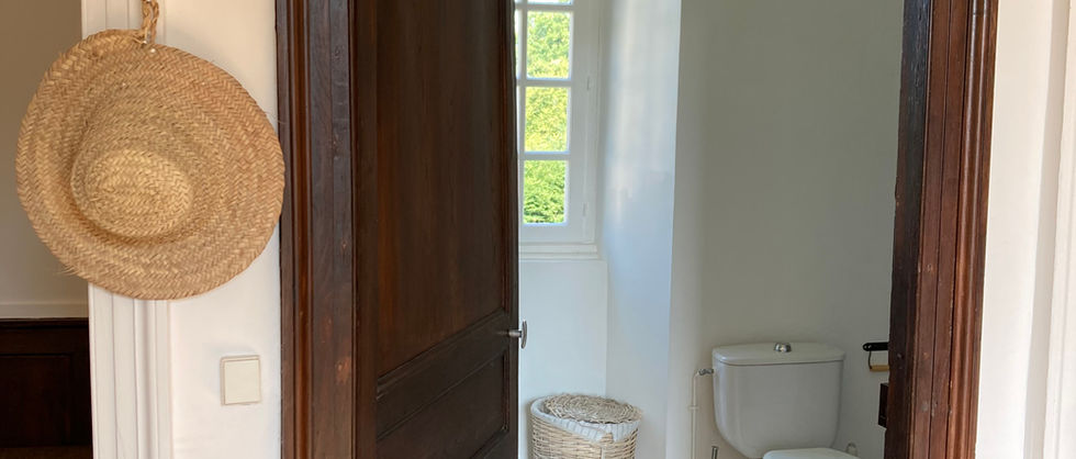 Domaine de la Motte-Basse - Gîte de l'Orangerie - Salle d'eau depuis la chambre