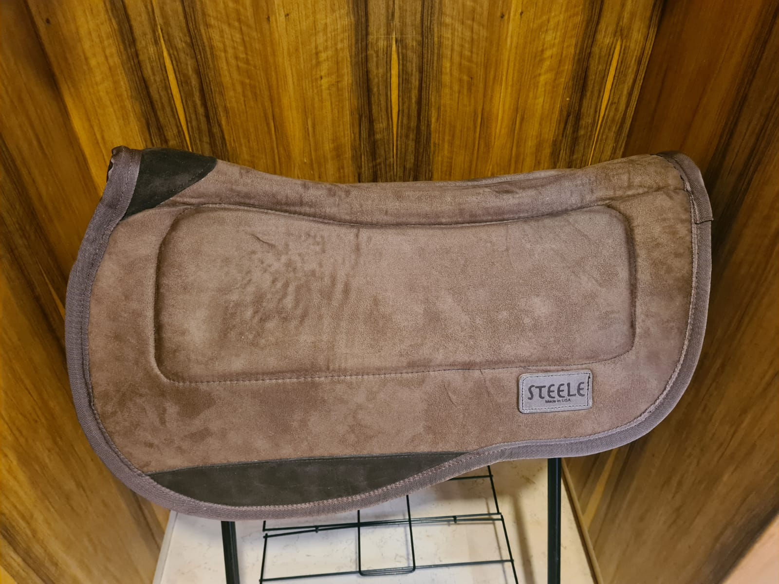 שמיכת אוכף חצאית עגולה - תחתית בועות מאווררת וופל ניאופרן -STEELE