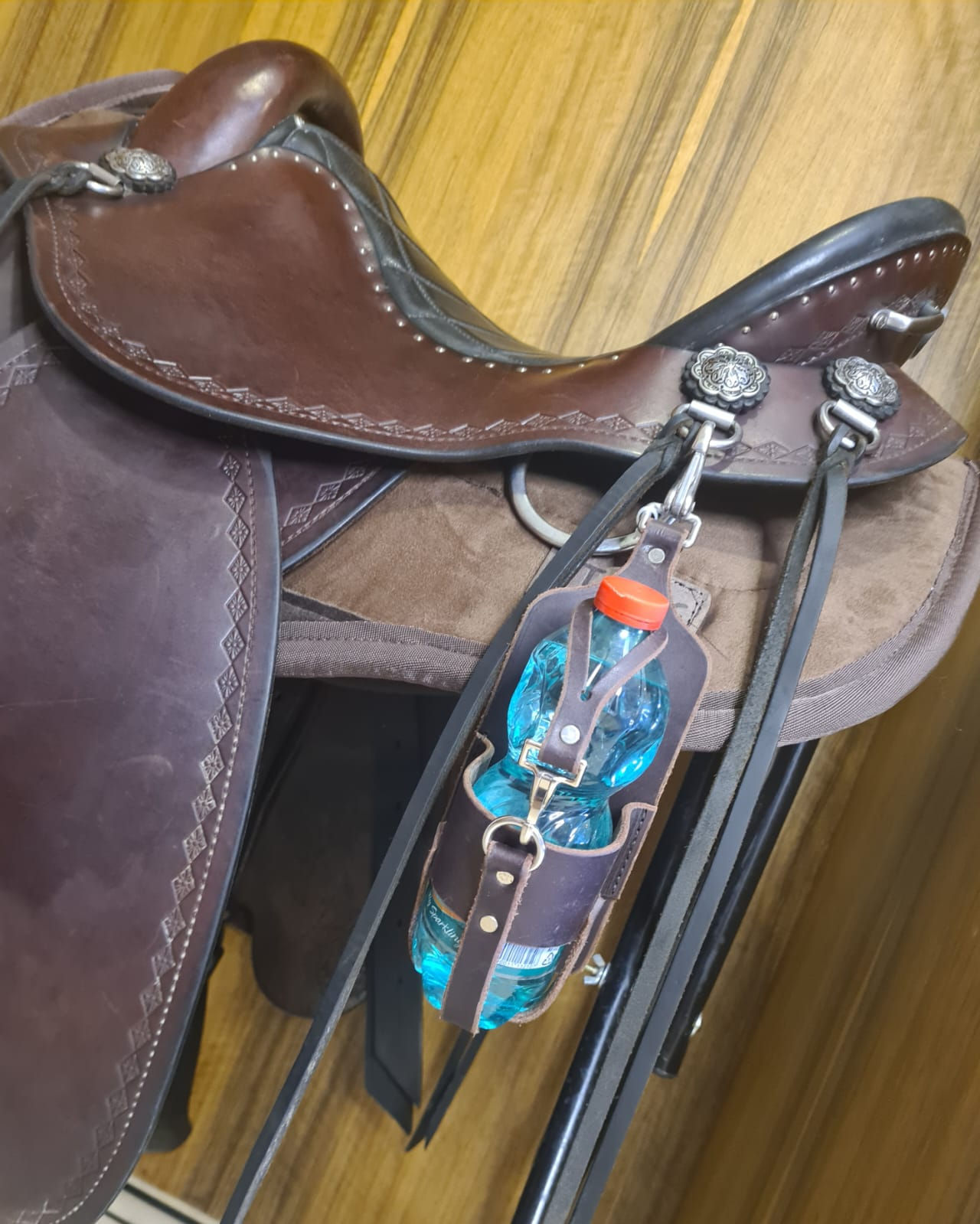 תיק צד ללבקבוק שתיה  מעור