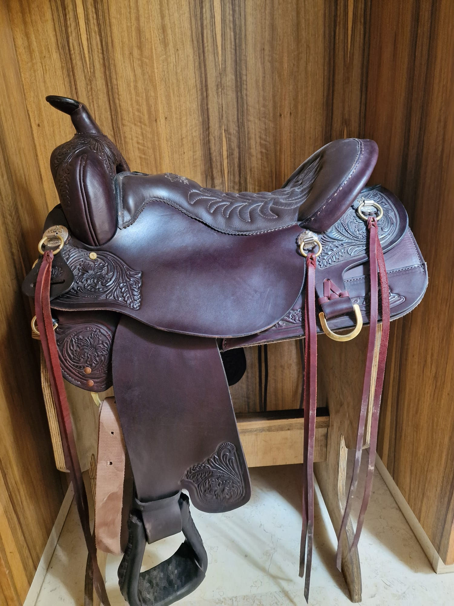 17.5" אוכף טאקר #T91 -721-9218-12