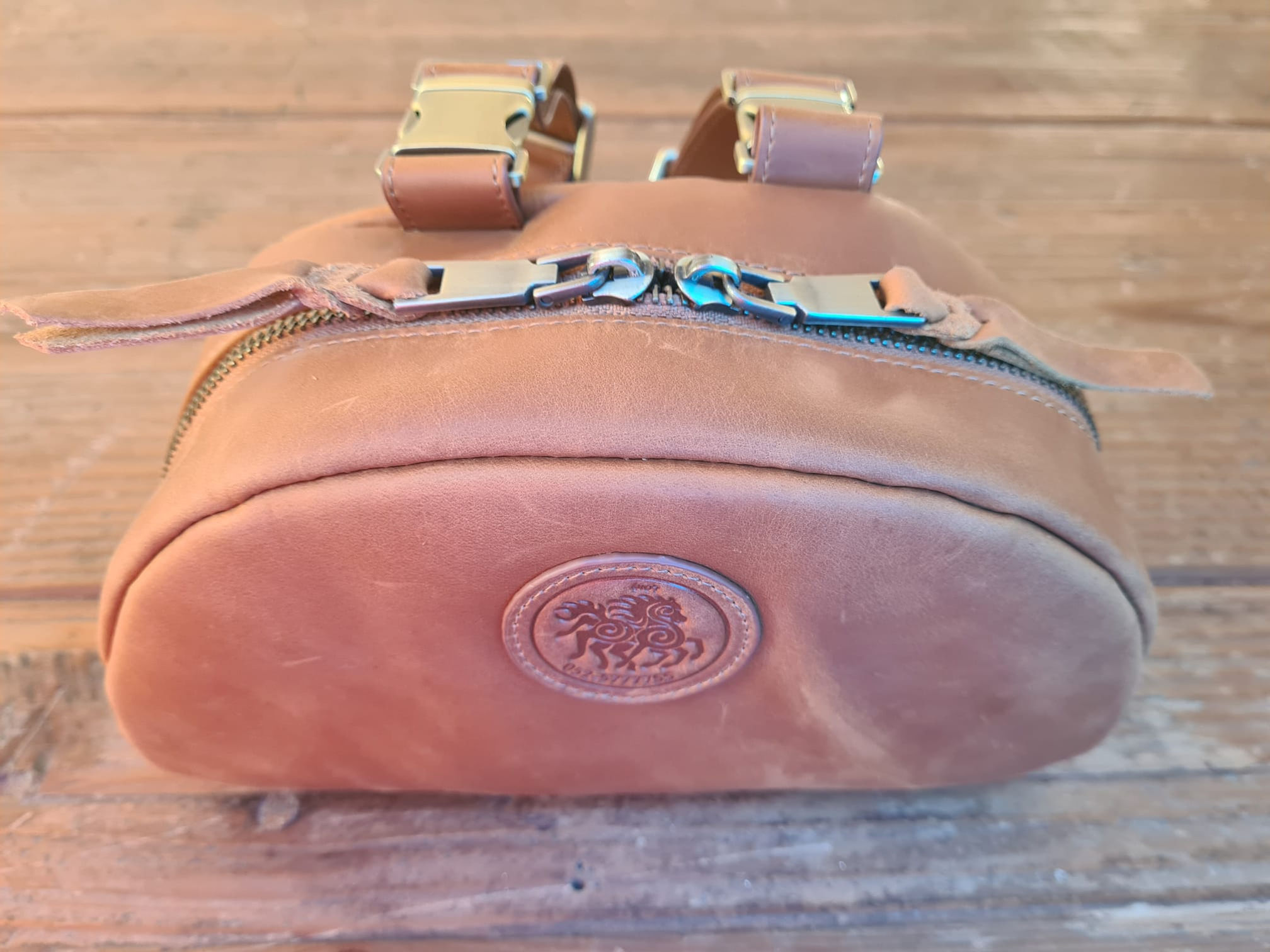 תיק בננה קדמית - עור