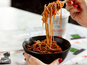 Where To Find The Most Delicious Veg Hakka Noodles in Mississauga For Takeout And Delivery