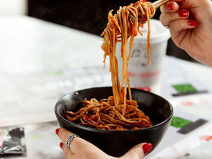 Where To Find The Most Delicious Veg Hakka Noodles in Mississauga For Takeout And Delivery