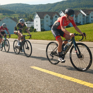 Aline Barre | Pfingstrennen Ehrendingen |  Wheel Divas | Frauenradsport | Berliner Radsportverein | gleiche Teilhabe | Diversität | Gleichberechtigung | Radsportteam 2024 | Frauenradsporteam | Berliner Radsportverband