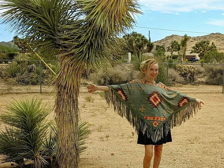 🍂  This poncho from Montana West officialcowgirlwear is perfect for fall !