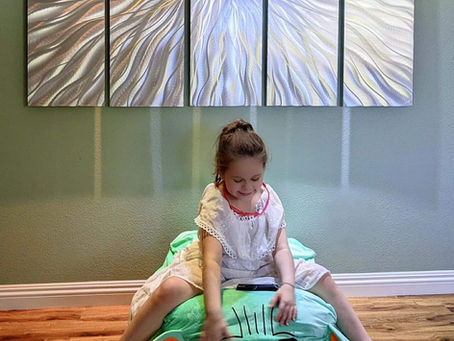 🌌 We love watching Star Wars The Mandalorian on disney channel! Zelah's favorite character is Grogu