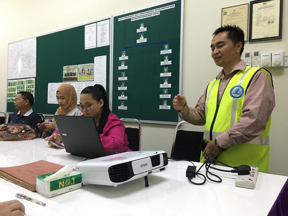 Tuan Donny (Perkeso) memberikan sepatah dua kata