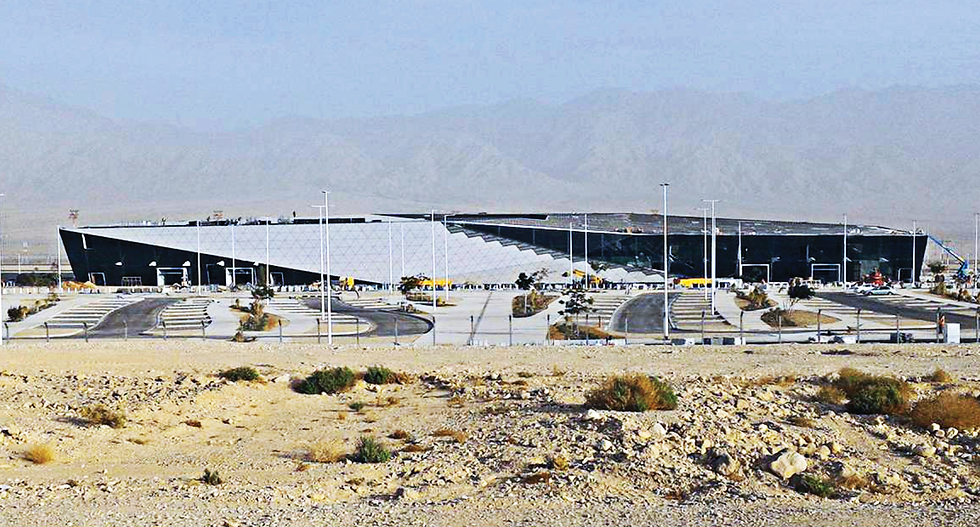 Building facade during assembly phase (ParaGroup)