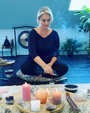 Mankind coach Mavie Michelle in Noordwijk is energetisch therapeut en spiritueel coach.