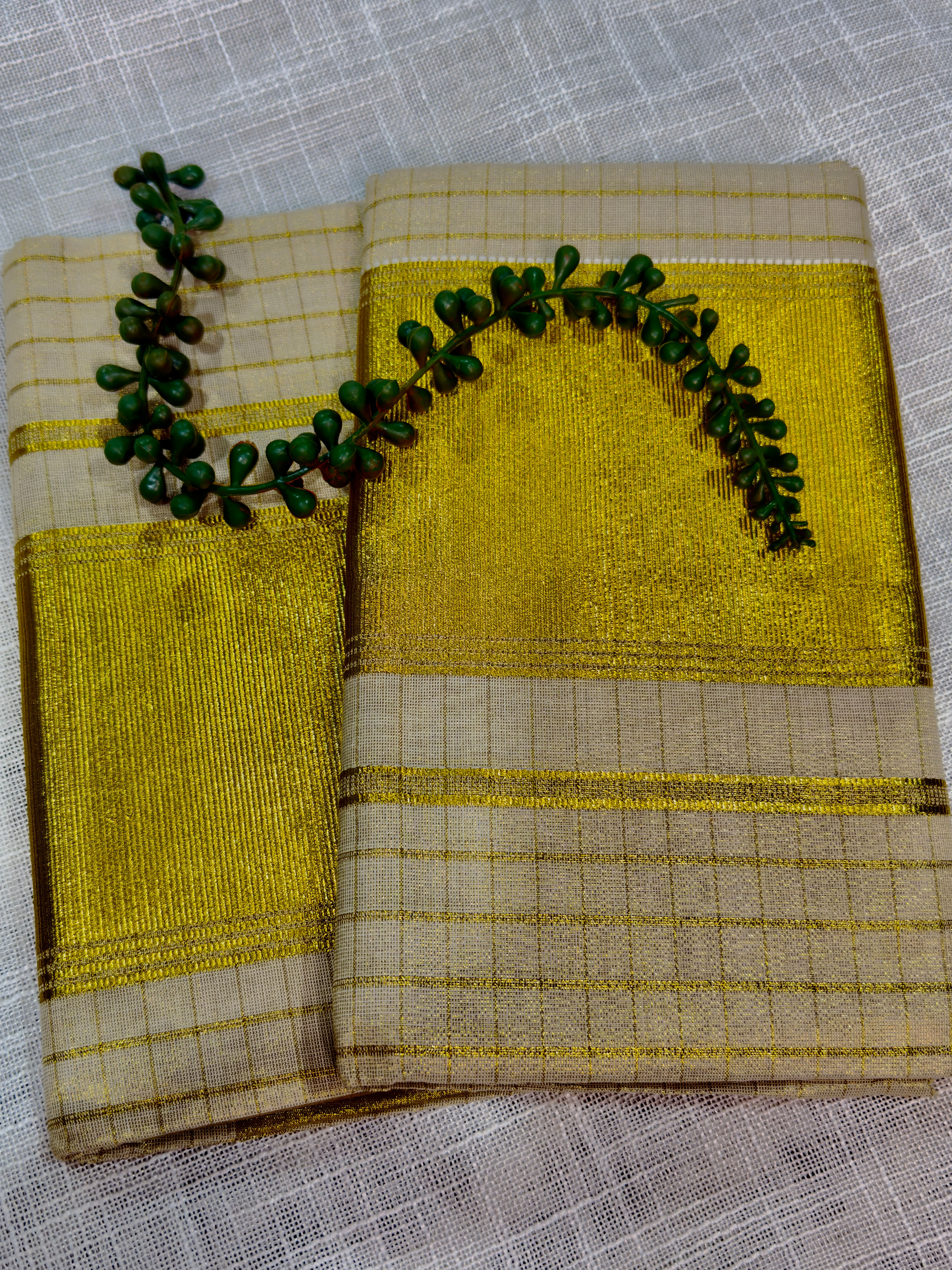Aadvika - Gold Zari Border Rich Kasavu Set Mundu