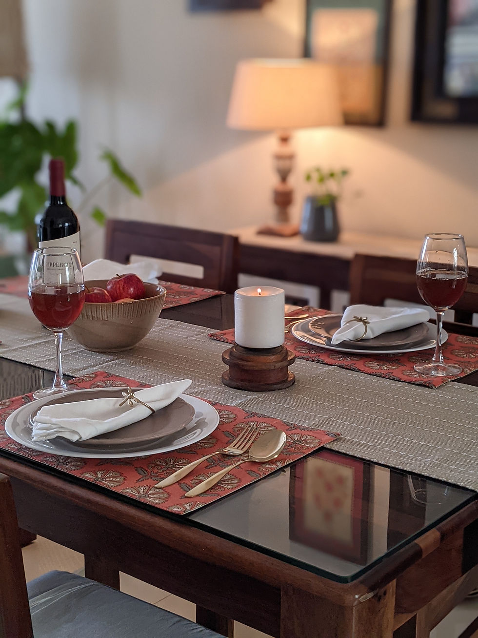 Can Placemats Overlap Table Runners?