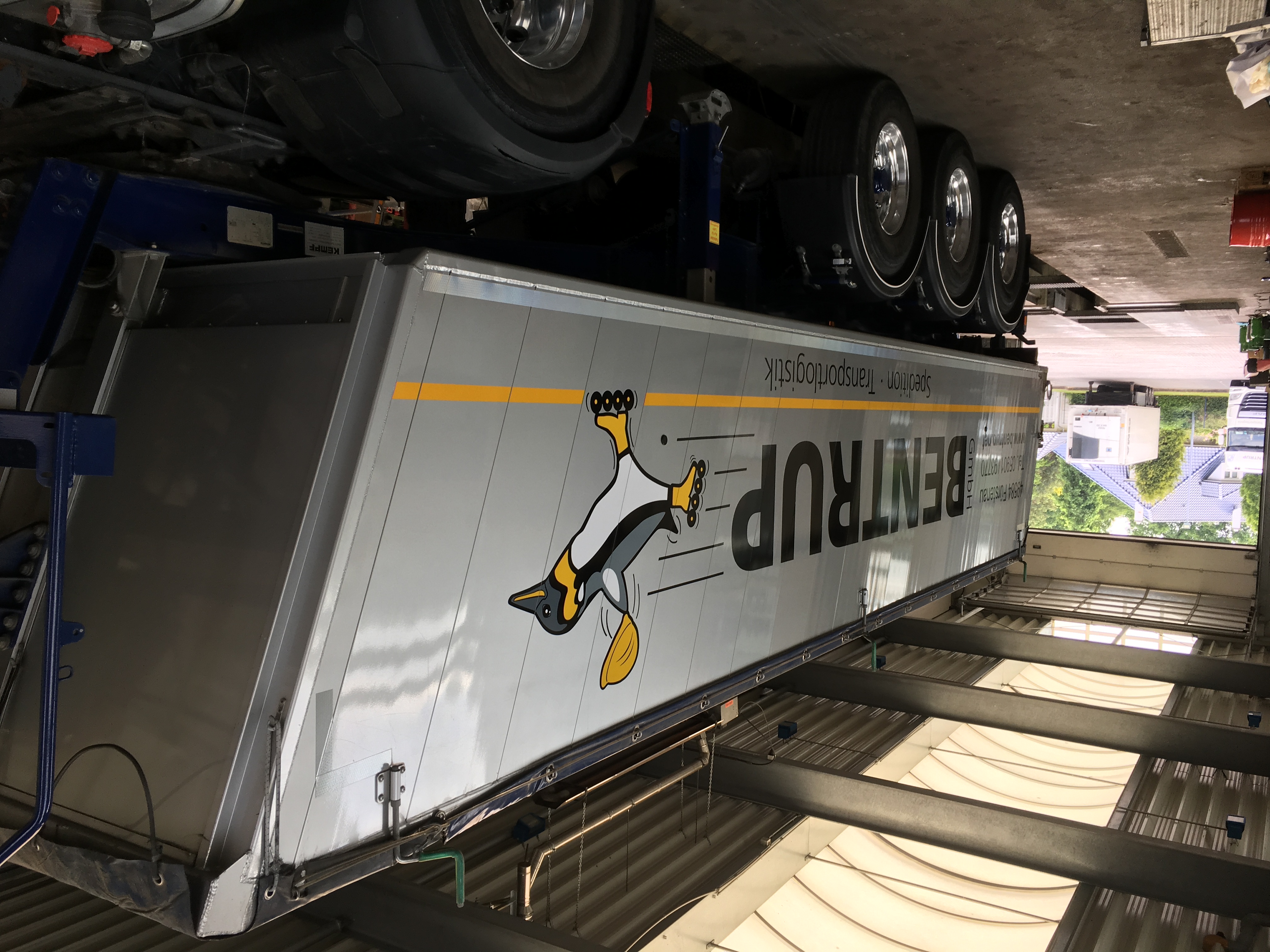 LKW Auflieger Beschriftung
